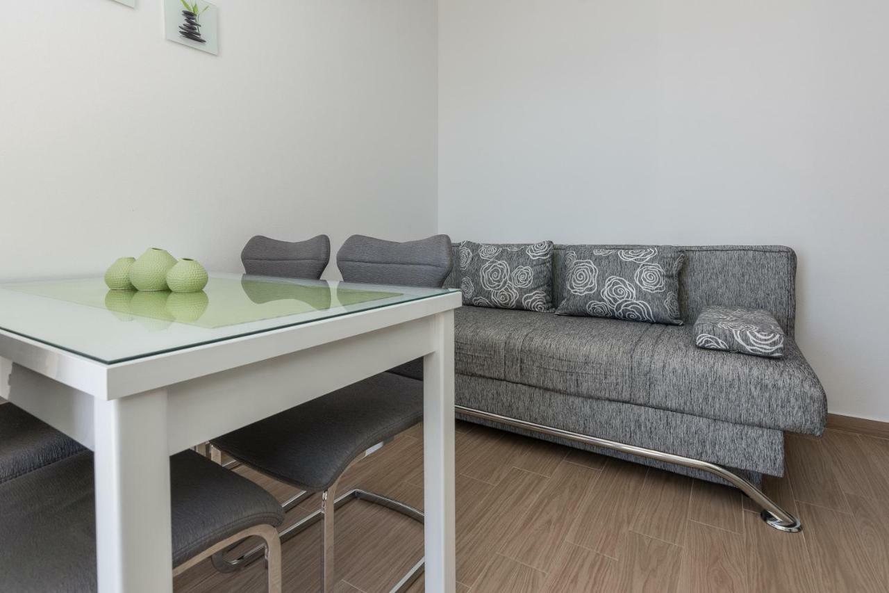Apartmani Jadranka Starigrad Paklenica Luaran gambar