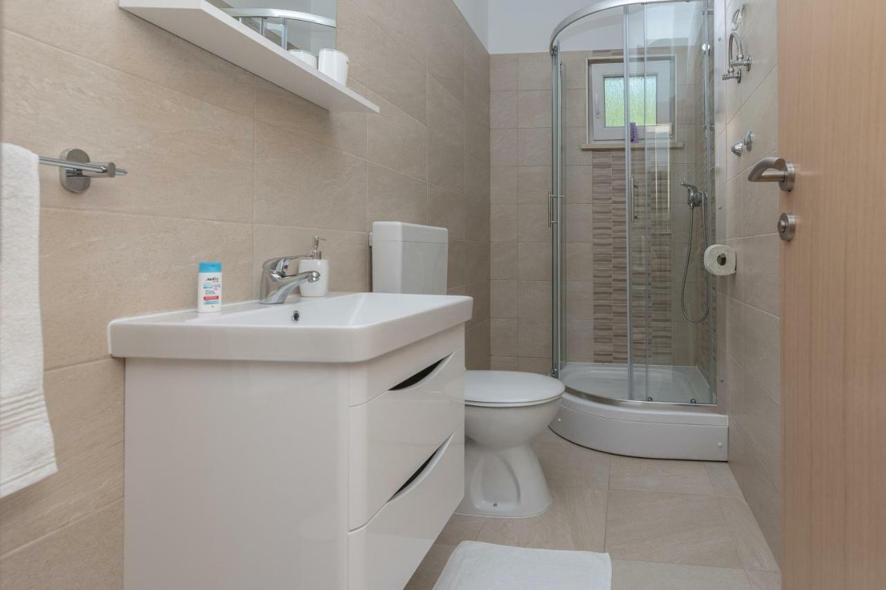 Apartmani Jadranka Starigrad Paklenica Luaran gambar