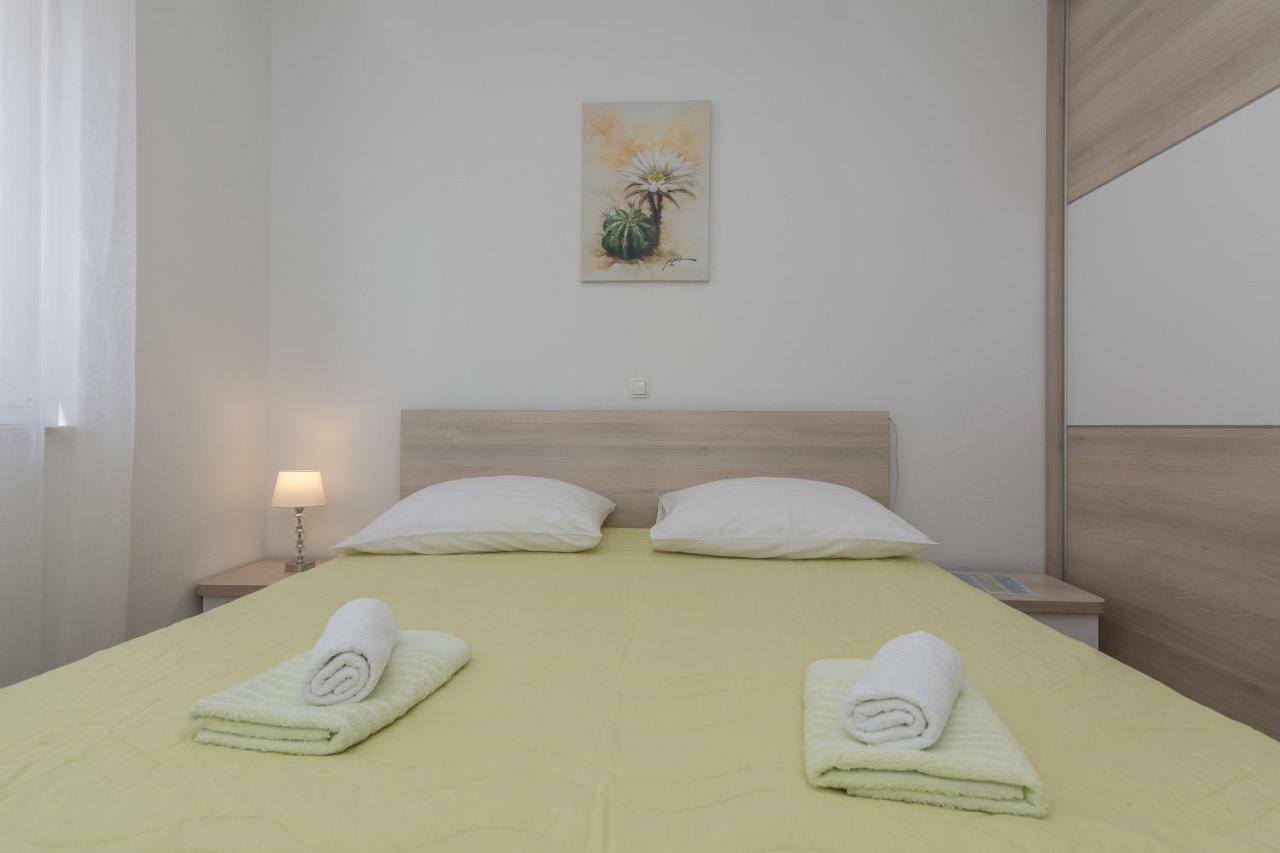 Apartmani Jadranka Starigrad Paklenica Luaran gambar