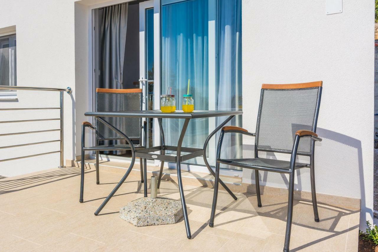 Apartmani Jadranka Starigrad Paklenica Luaran gambar