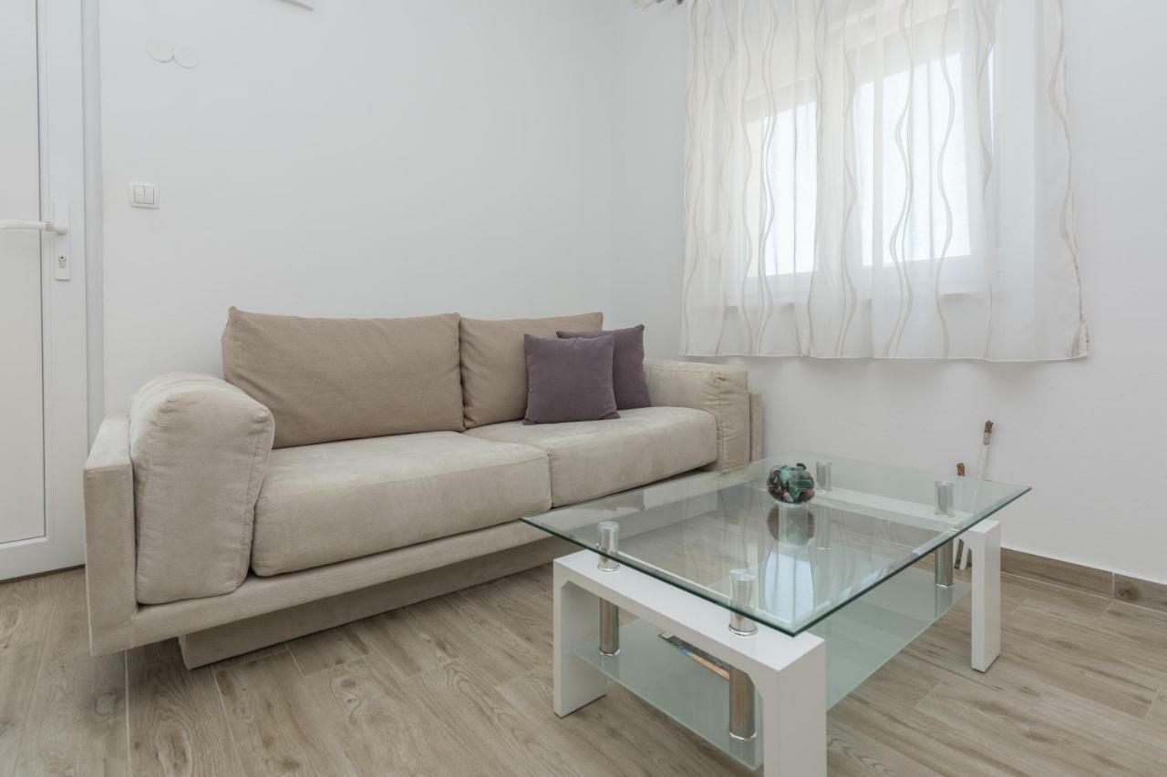 Apartmani Jadranka Starigrad Paklenica Luaran gambar