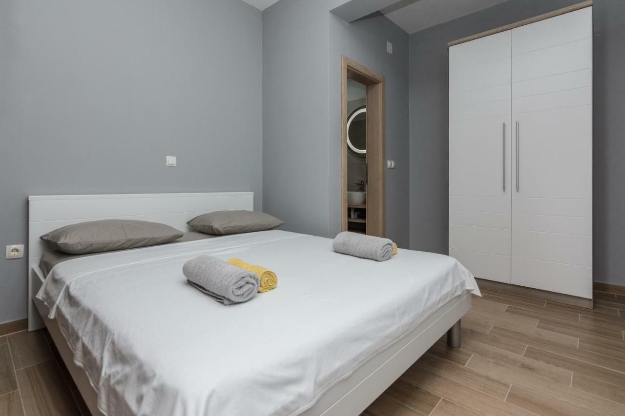 Apartmani Jadranka Starigrad Paklenica Luaran gambar