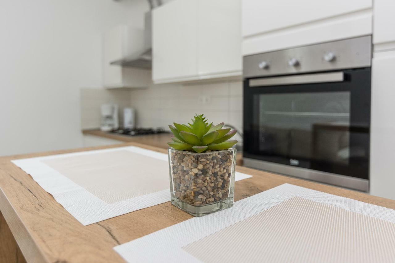 Apartmani Jadranka Starigrad Paklenica Luaran gambar