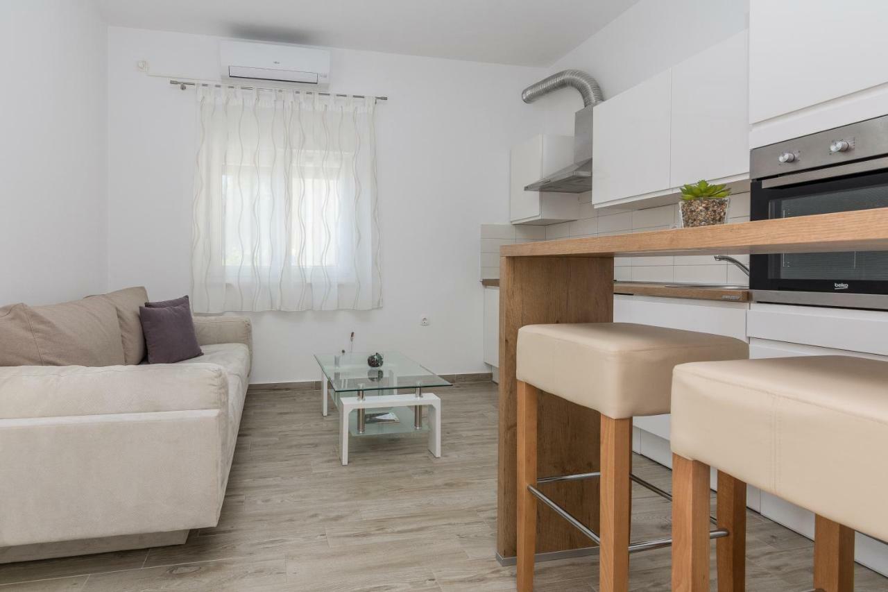 Apartmani Jadranka Starigrad Paklenica Luaran gambar