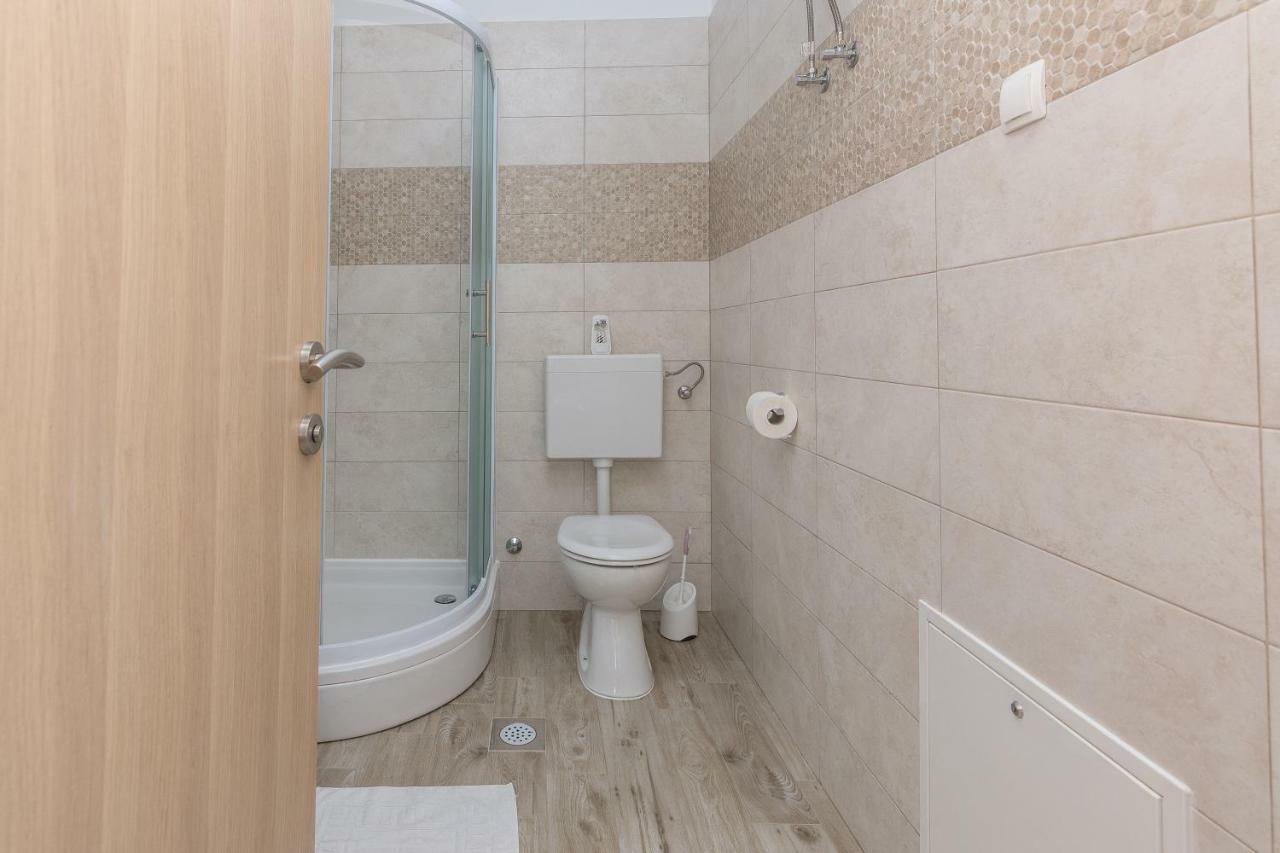 Apartmani Jadranka Starigrad Paklenica Luaran gambar