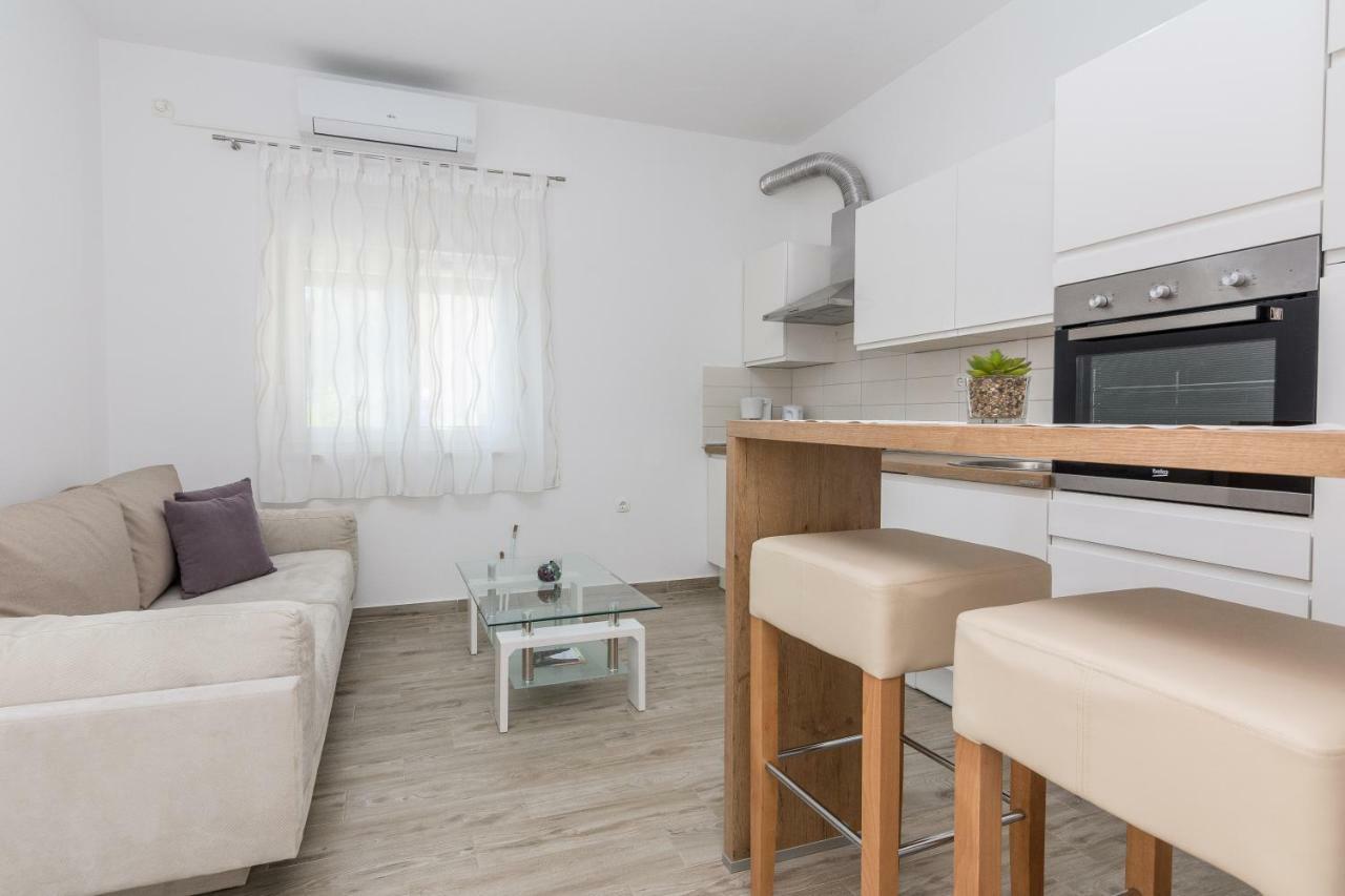 Apartmani Jadranka Starigrad Paklenica Luaran gambar